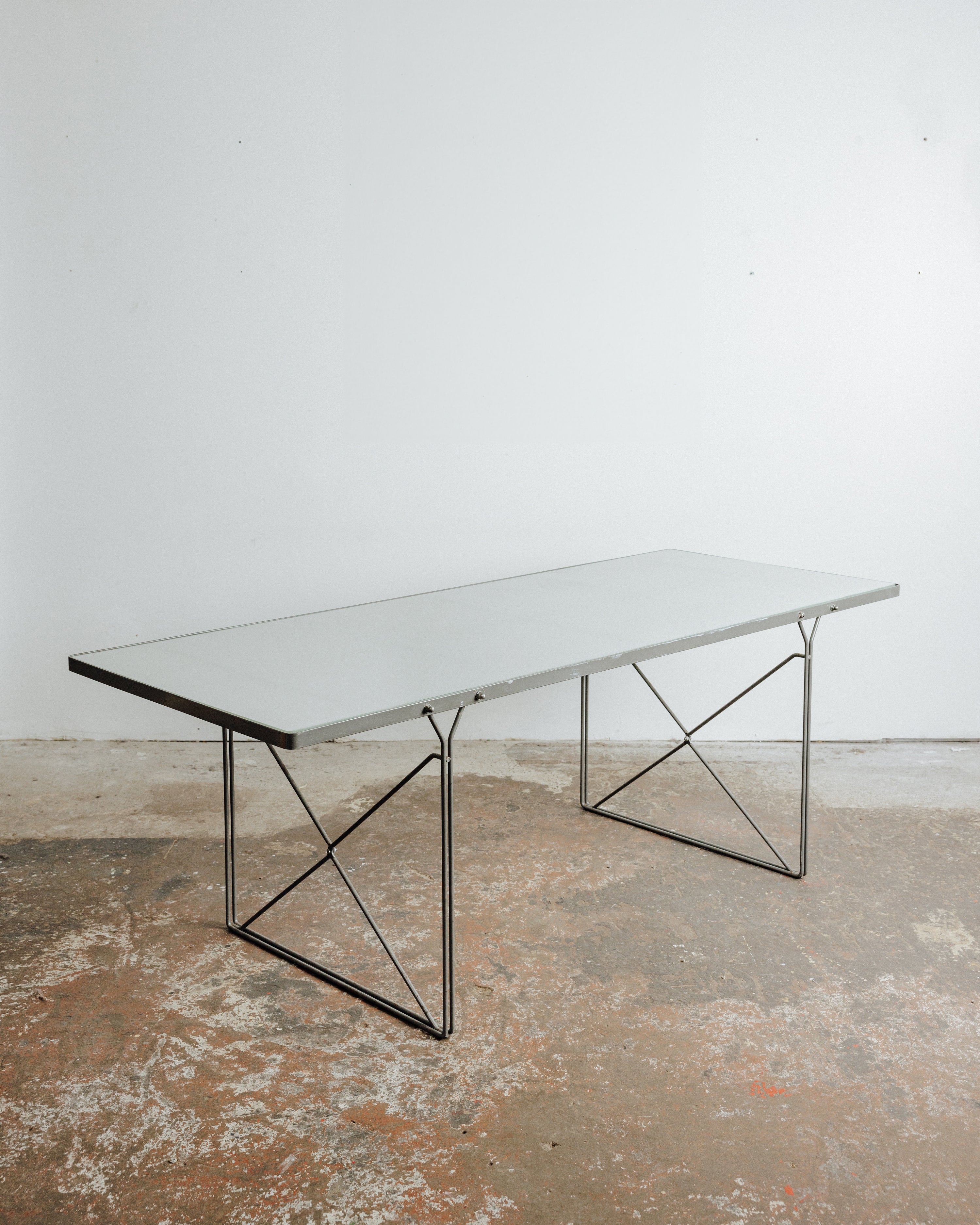 Table Moment - Niels Gammelgaard pour Ikea