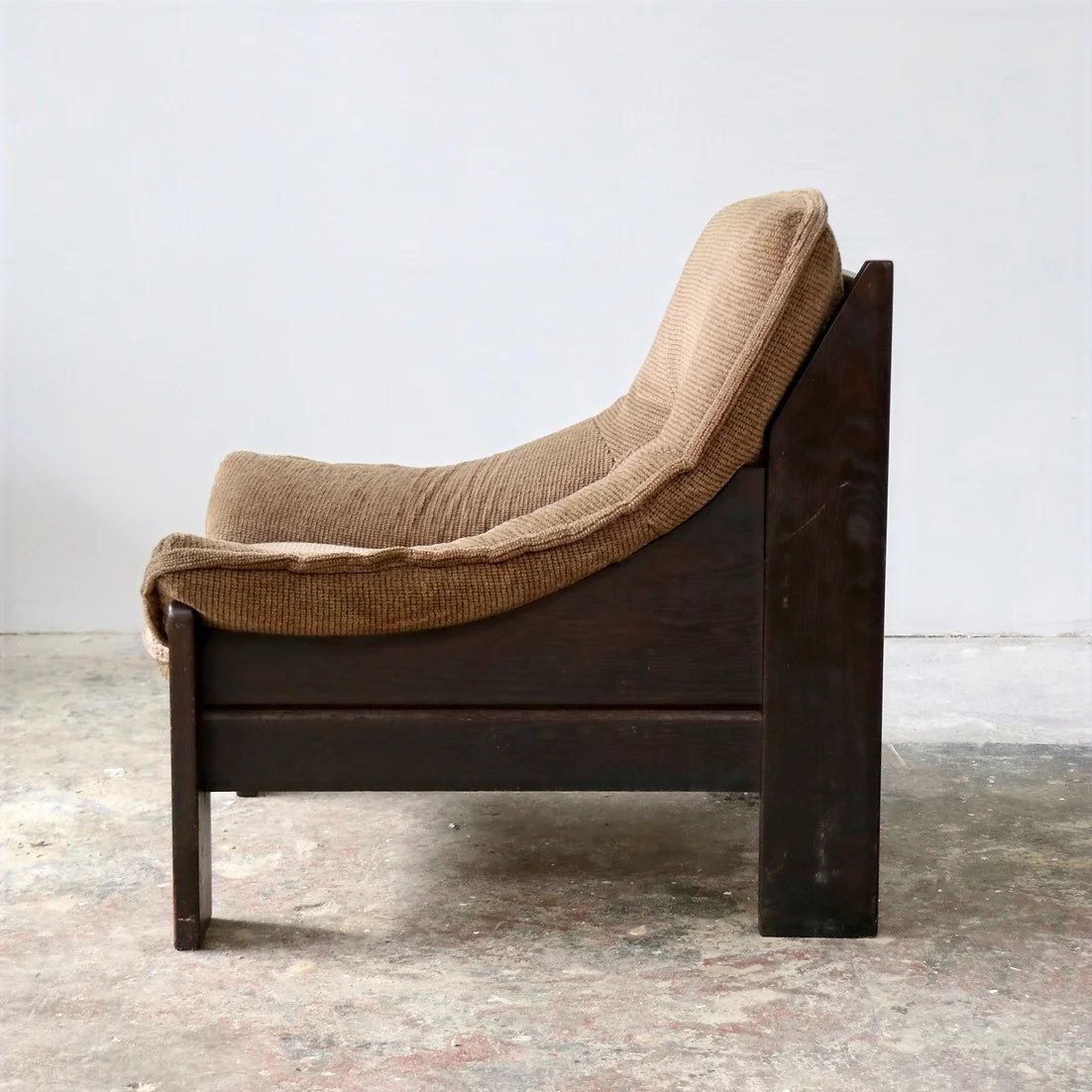 Fauteuil lounge brutaliste (1960) - Le Taudis